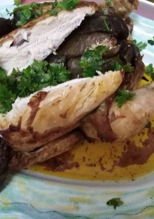 صورة لوصفة دجاج مشوي ومحشي بالدوالي