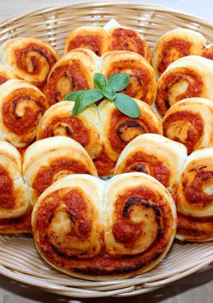 Pizzás tekercs recept fotója