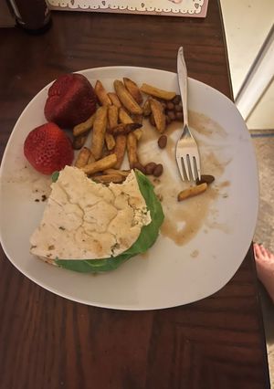 A picture of Greek Turkey burger.