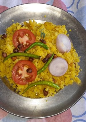 कांदा पोहा (Kanda Poha Ki Recipe In Hindi) रेसिपी मुख्य फोटो