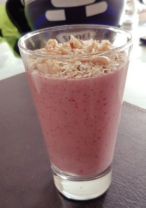 Una foto de Batido de frutilla