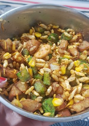 A picture of Bhel puri.