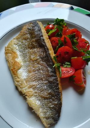 Φωτογραφία της συνταγής Λαβράκι φιλέτο με spicy ντοματίνια