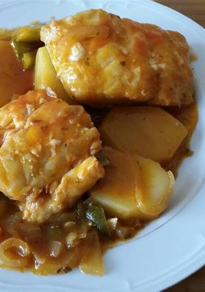 Una foto de Bacalao con verduras