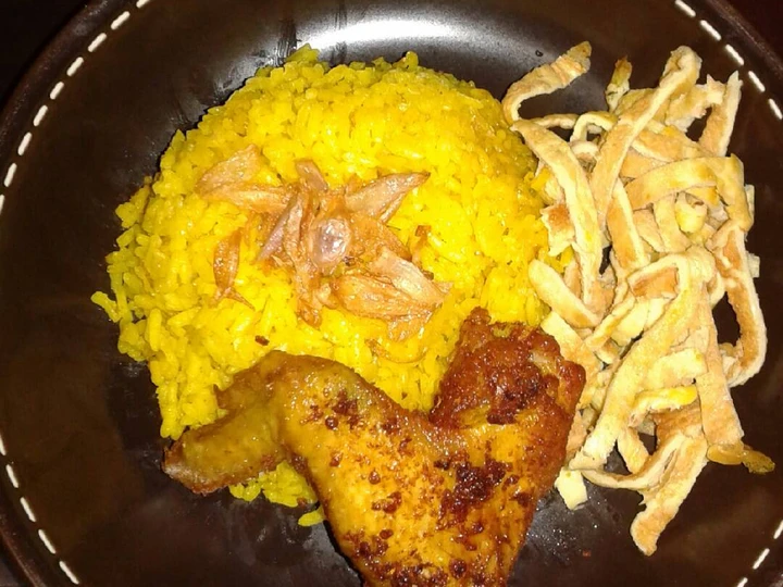 Cara Sederhana Membuat Resep  Nasi kuning magicom praktis yang Lezat, Lezat