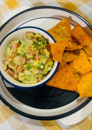 A picture of Classic Guacamole.