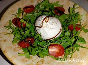 Фото Бурата з руколою та чері 🍅 /Burata with arugula and cherries.