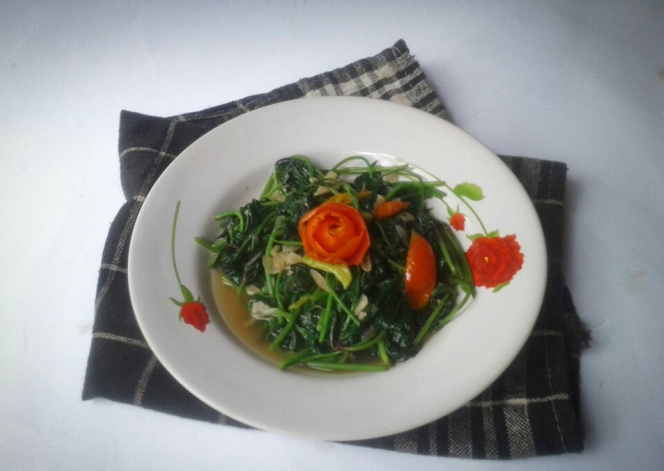 Resep Tumis daun ubi pedas yang Menggugah Selera