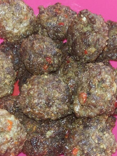 Una foto de Albondiguitas de carne y salsa