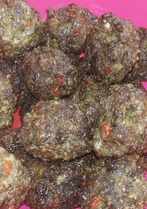 Una foto de Albondiguitas de carne y salsa