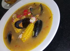 Una foto de Sopa de cangrejo y almejas