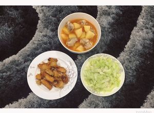 Hình của món Cá diêu hồng sát muối chiên giòn Canh khoai tây sườn sụn Bắp cải xào.