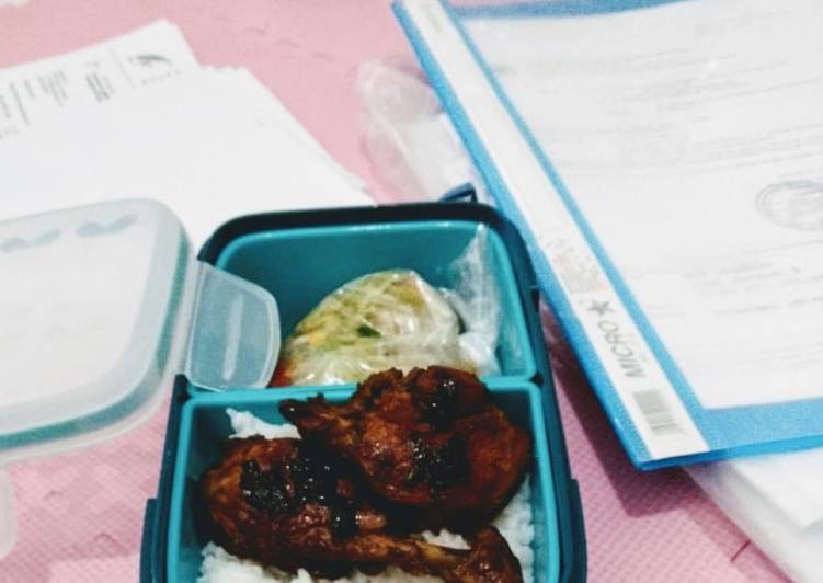 Bekal kantor "ayam panggang Kalasan"