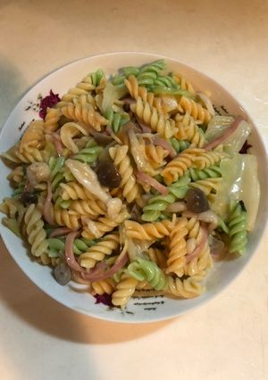 白醬螺旋義大利麵 的食譜成品照片