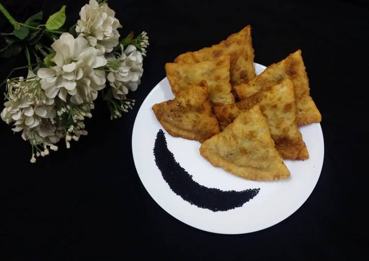 Aaloo Samosas with Black Seeds/Kalonji wale Aaloo Samose Aaloo Samosas with Black Seeds/Kalonji wale Aaloo Samose