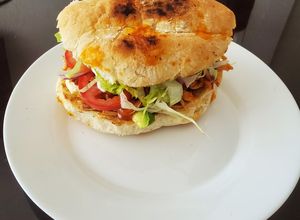 Una foto de Lonches de pierna estilo Guadalajara, Jalisco
