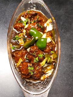ગ્રેવી સાથે મંચુરિયન (Gravy Manchurian Recipe In Gujarati) રેસીપી મુખ્ય ફોટો