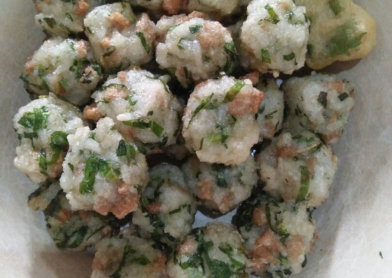 Bola-bola nasi goreng