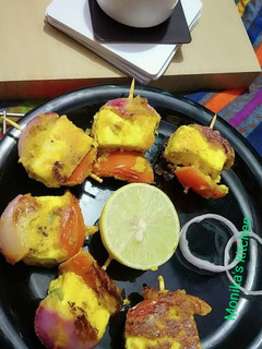 तंदूरी पनीर टिक्का (tandoori paneer tikka recipe in Hindi) रेसिपी मुख्य फोटो
