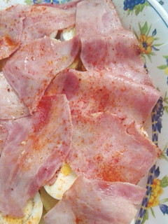 Una foto de Patatas a la gallega con lacón y huevo duro