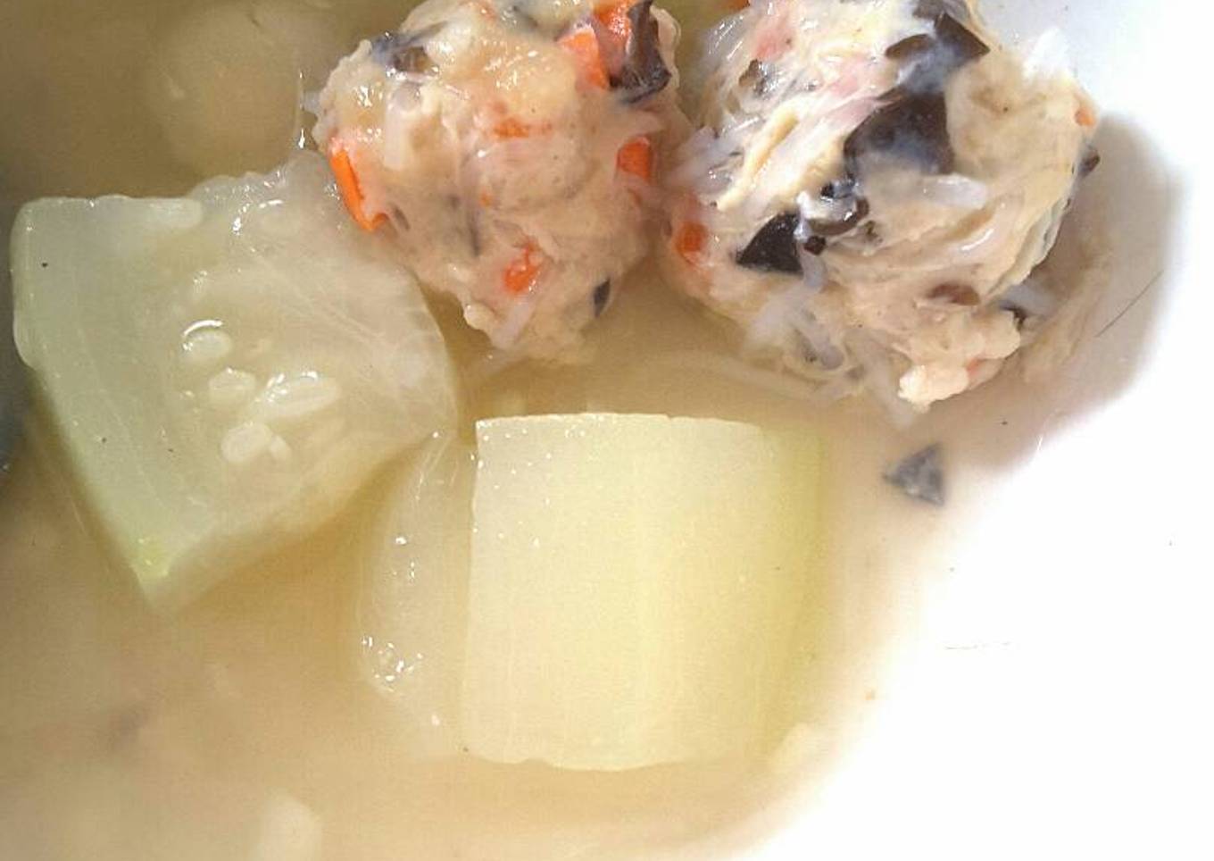 Sup Baso Lo Hoa Labu Air (Winter Melon Soup With Meat Ball)