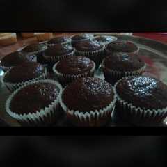 Una foto de Cupcakes húmedos de chocolate