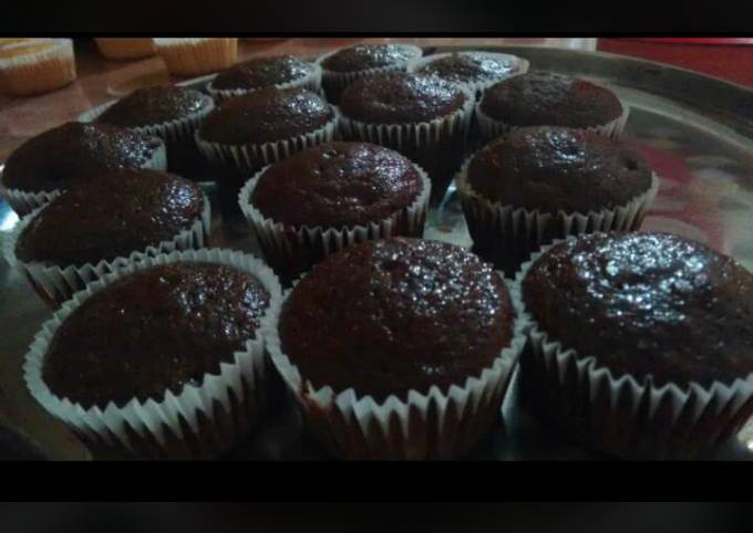 Cupcakes húmedos de chocolate Receta de Oriana Garcia- Cookpad