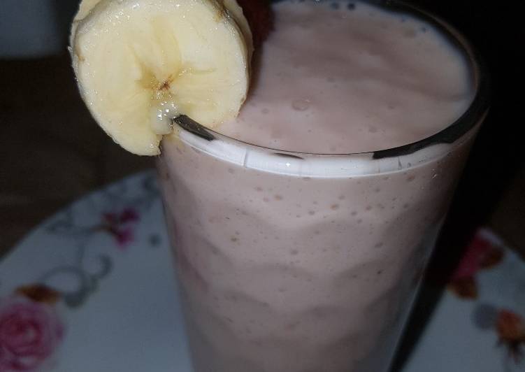 Simple Way to Make Perfect Strawberry banana smoothie