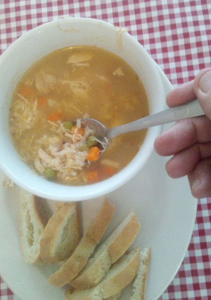 Una foto de Caldo de pollo express