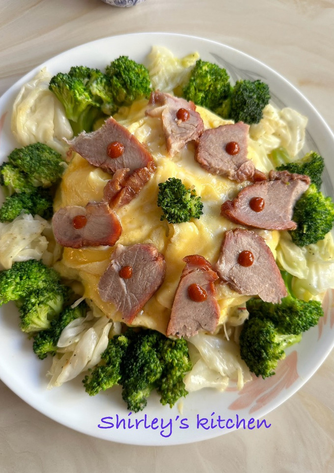 叉燒蛋包炒飯（無蕃茄醬版本） 的食譜成品照片