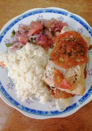 Una foto de Salmón al horno