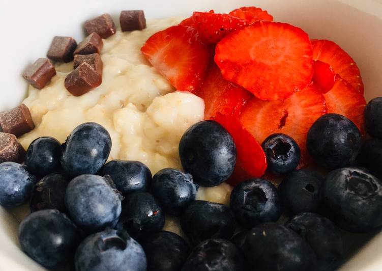 Simple Way to Make Ultimate Fruit and Chocolate chip Porridge