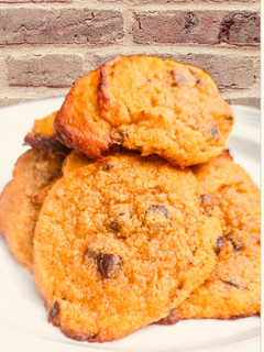 Una foto de Galletas cetogénicas con chispas de chocolate y calabaza