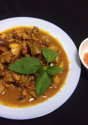 Hình của món Ếch xào cari.