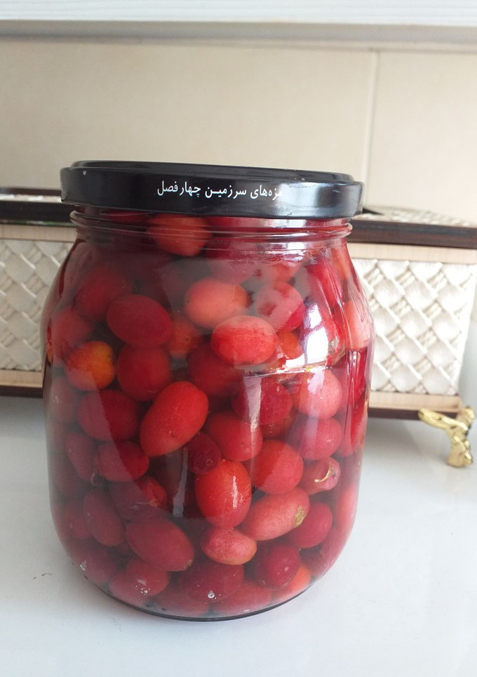 عکسی از دستور ترشی زغال اخته