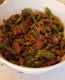 Wok de filet al ajillo con sésamo y salsa de soja