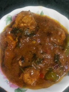 கிரீன் சில்லி சிக்கன் கறி(green chicken curry recipe in tamil) செய்முறை முக்கிய புகைப்படம்