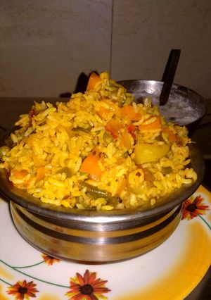 A picture of Vegetable biryani.