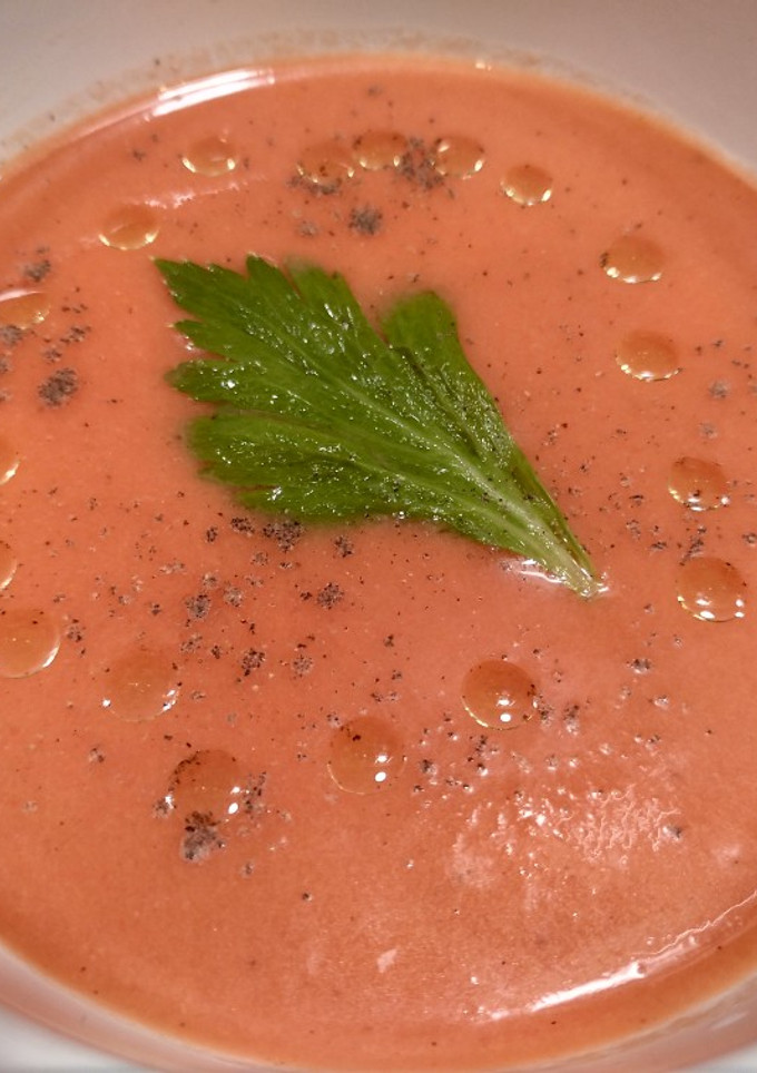 Una foto de Crema de Tomate y Apio