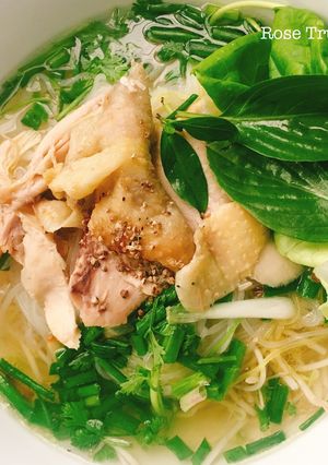 Hình của món Phở Gà Nha Trang.