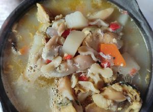 Una foto de Caldillo de Mariscos Blancos
