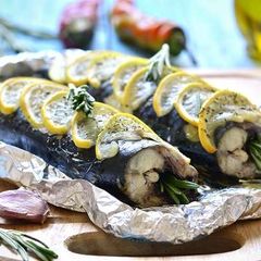 A picture of Roasted mackerel with lemon.