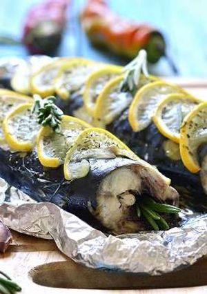 A picture of Roasted mackerel with lemon.