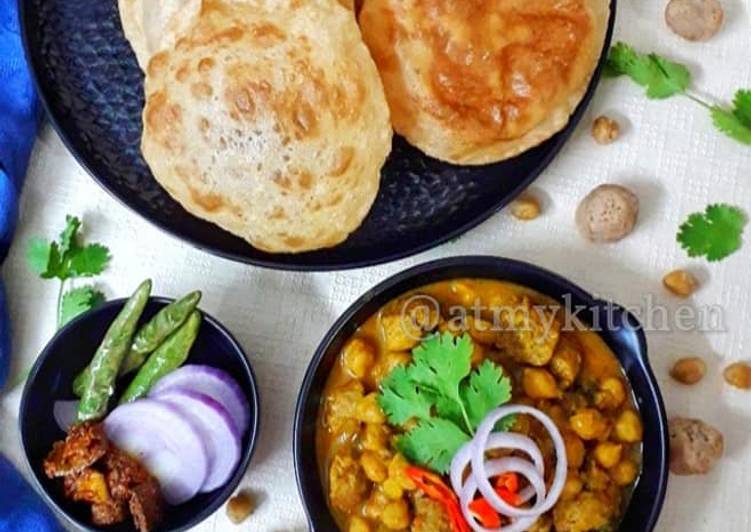 Get Lunch of Chickpea Soya Curry