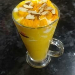 A picture of Mango mastani.