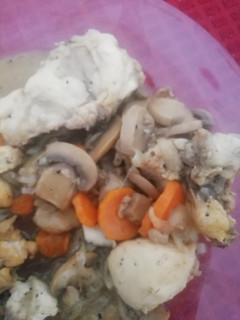 Una foto de Pollo con champiñones