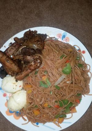 A picture of FRIED Brown Spaghetti.