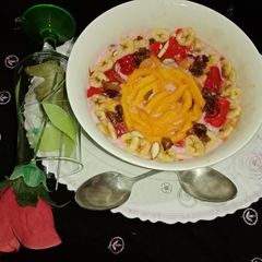 Lab e shireen 😋🍨 A picture of Lab e shireen 😋🍨.