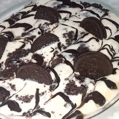 A picture of Oreo dessert 😋.