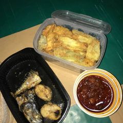 A picture of Title:yamarita and sauce.